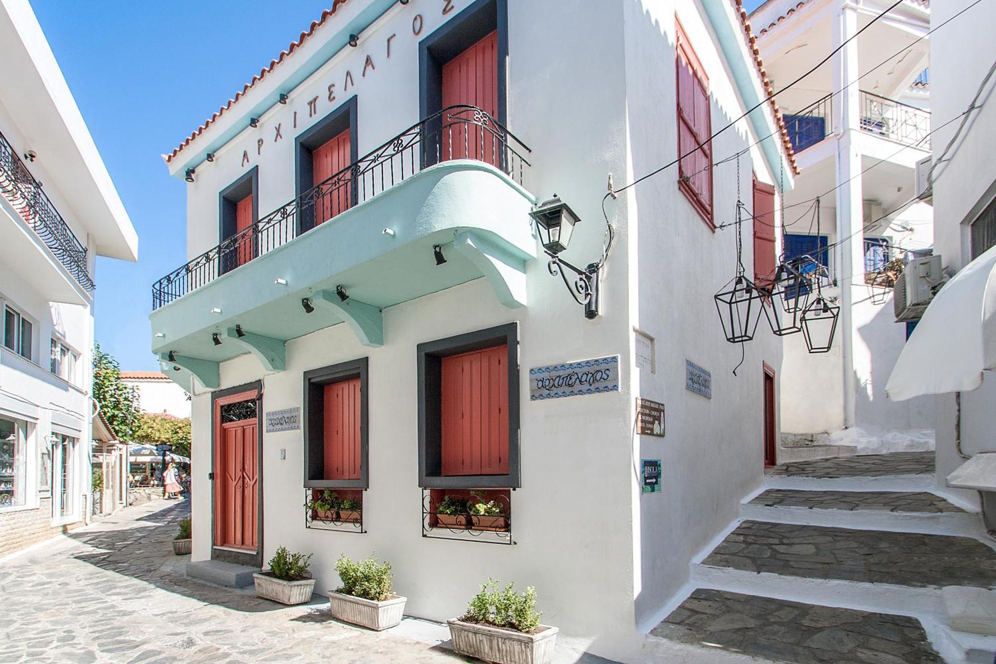 Archipelagos By Halu! * Skiathos Town